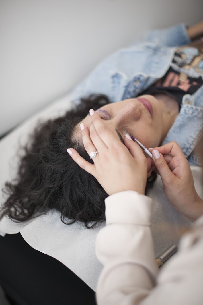 Préparation au réhaussement des cils